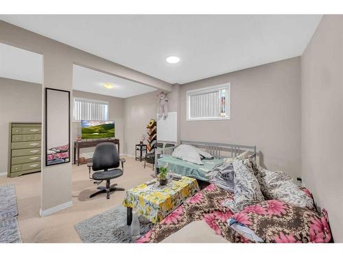 250 Martinwood Place Ne, Calgary, AB - Indoor