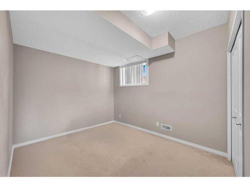 250 Martinwood Place Ne, Calgary, AB - Indoor Photo Showing Other Room