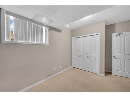 250 Martinwood Place Ne, Calgary, AB - Indoor Photo Showing Other Room