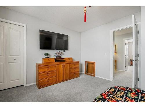 9 Royal Birch Close Nw, Calgary, AB - Indoor Photo Showing Other Room