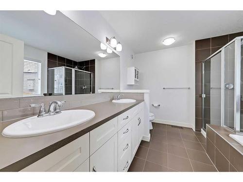 435 Nolan Hill Drive Nw, Calgary, AB - Indoor Photo Showing Bathroom