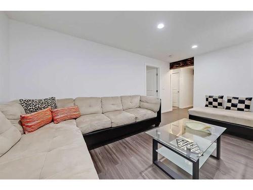 435 Nolan Hill Drive Nw, Calgary, AB - Indoor Photo Showing Living Room