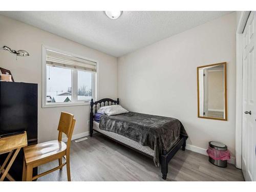 54 Shawbrooke Court Sw, Calgary, AB - Indoor Photo Showing Bedroom