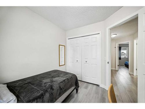 54 Shawbrooke Court Sw, Calgary, AB - Indoor Photo Showing Bedroom