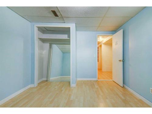 824 9A Street Ne, Calgary, AB - Indoor Photo Showing Other Room