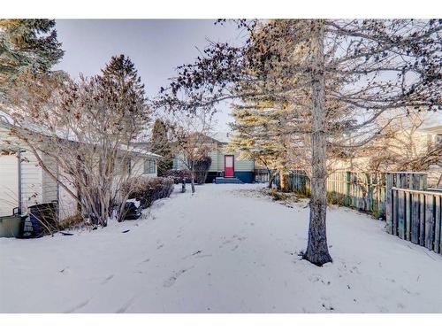 824 9A Street Ne, Calgary, AB - Outdoor