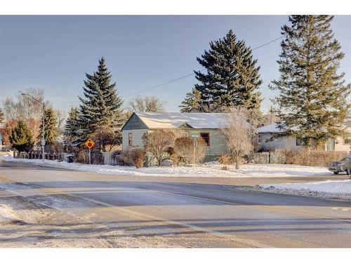 824 9A Street Ne, Calgary, AB - Outdoor With View