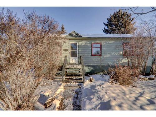 824 9A Street Ne, Calgary, AB - Outdoor