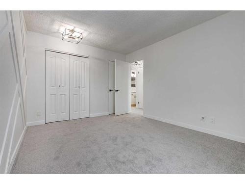 11-1615 Mcgonigal Drive Ne, Calgary, AB - Indoor Photo Showing Other Room