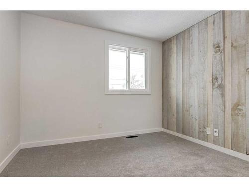 11-1615 Mcgonigal Drive Ne, Calgary, AB - Indoor Photo Showing Other Room