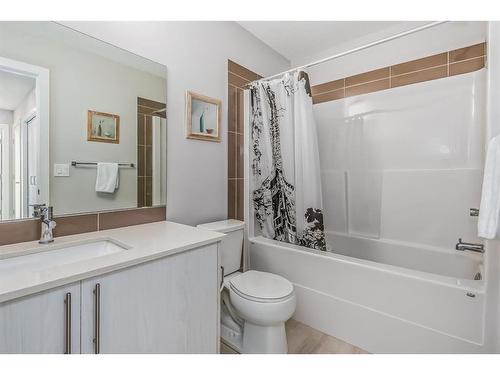 504 Sage Meadows Gardens Nw, Calgary, AB - Indoor Photo Showing Bathroom