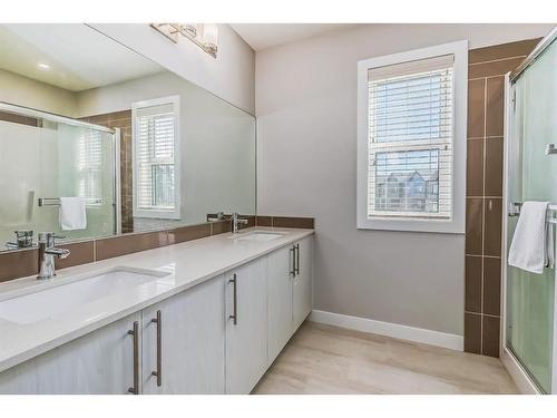 504 Sage Meadows Gardens Nw, Calgary, AB - Indoor Photo Showing Bathroom