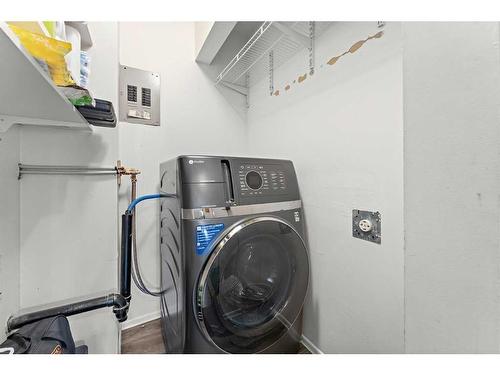 314-2204 1 Street Sw, Calgary, AB - Indoor Photo Showing Laundry Room