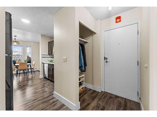 314-2204 1 Street Sw, Calgary, AB - Indoor Photo Showing Other Room