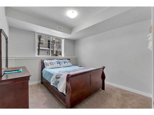 174-300 Marina Drive, Chestermere, AB - Indoor Photo Showing Bedroom