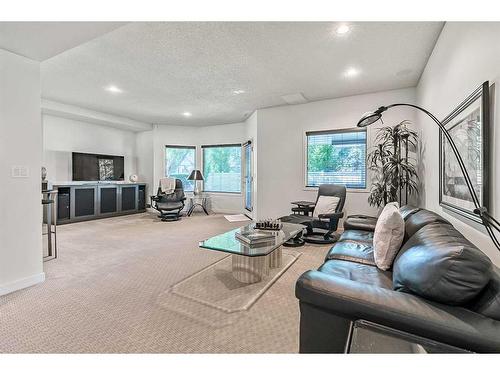 133 Candle Place Sw, Calgary, AB - Indoor Photo Showing Living Room