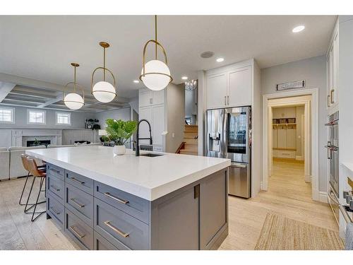 432 Discovery Ridge Bay Sw, Calgary, AB - Indoor Photo Showing Kitchen With Upgraded Kitchen