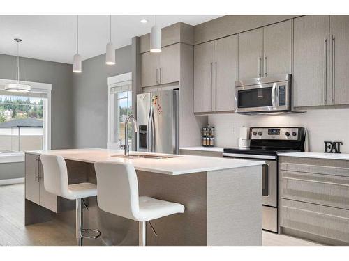 1101-5305 32 Avenue Sw, Calgary, AB - Indoor Photo Showing Kitchen With Stainless Steel Kitchen With Upgraded Kitchen