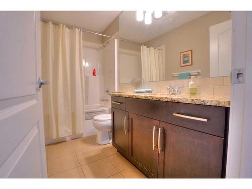 18 Nolanfield Lane Nw, Calgary, AB - Indoor Photo Showing Bathroom