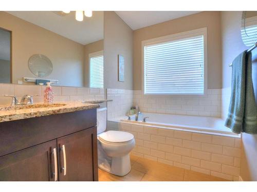 18 Nolanfield Lane Nw, Calgary, AB - Indoor Photo Showing Bathroom