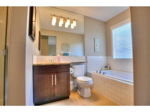 18 Nolanfield Lane Nw, Calgary, AB - Indoor Photo Showing Bathroom