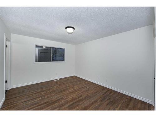 216 Whiteview Road Ne, Calgary, AB - Indoor Photo Showing Other Room