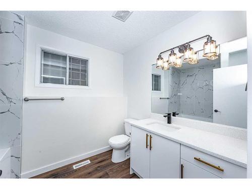 216 Whiteview Road Ne, Calgary, AB - Indoor Photo Showing Bathroom