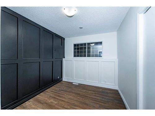 216 Whiteview Road Ne, Calgary, AB - Indoor Photo Showing Other Room