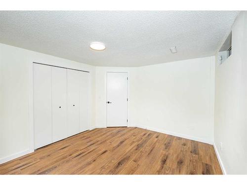 216 Whiteview Road Ne, Calgary, AB - Indoor Photo Showing Other Room