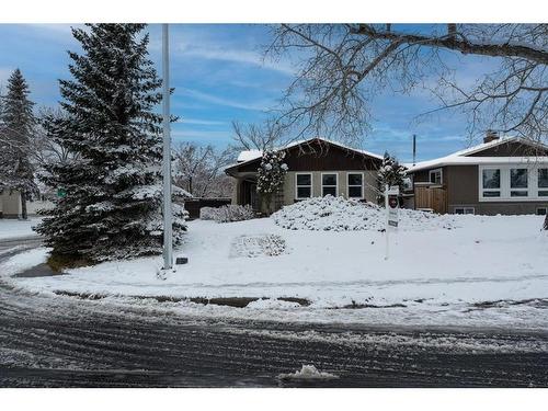 216 Whiteview Road Ne, Calgary, AB - Outdoor