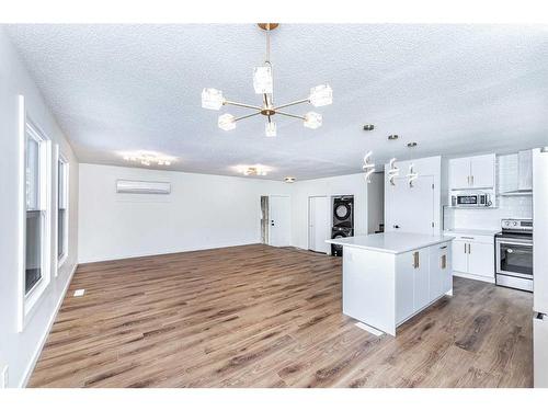 216 Whiteview Road Ne, Calgary, AB - Indoor Photo Showing Kitchen With Upgraded Kitchen