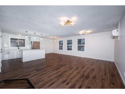 216 Whiteview Road Ne, Calgary, AB - Indoor Photo Showing Kitchen With Upgraded Kitchen