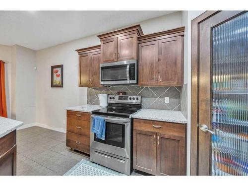 28 Saddlebrook Landing Ne, Calgary, AB - Indoor Photo Showing Kitchen