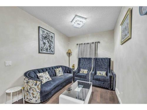 28 Saddlebrook Landing Ne, Calgary, AB - Indoor Photo Showing Living Room