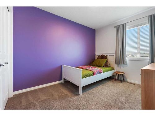 181 Elgin Meadows Park Se, Calgary, AB - Indoor Photo Showing Bedroom