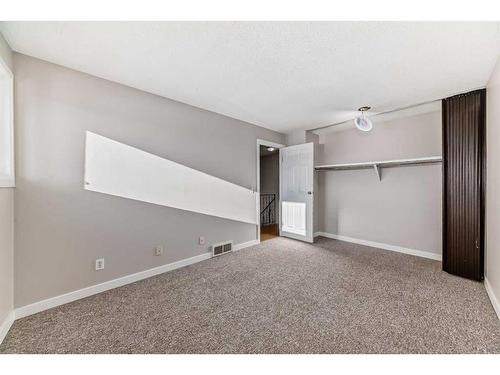 324-5404 10 Avenue Se, Calgary, AB - Indoor Photo Showing Other Room