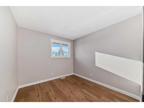 324-5404 10 Avenue Se, Calgary, AB - Indoor Photo Showing Other Room