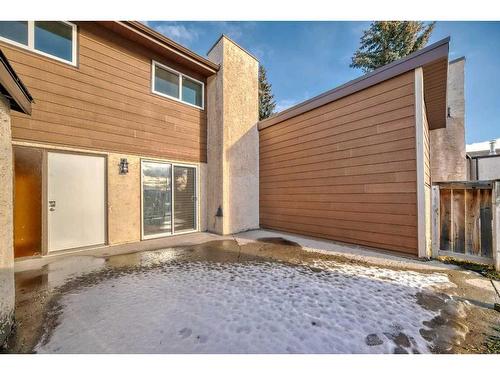 324-5404 10 Avenue Se, Calgary, AB - Outdoor With Exterior