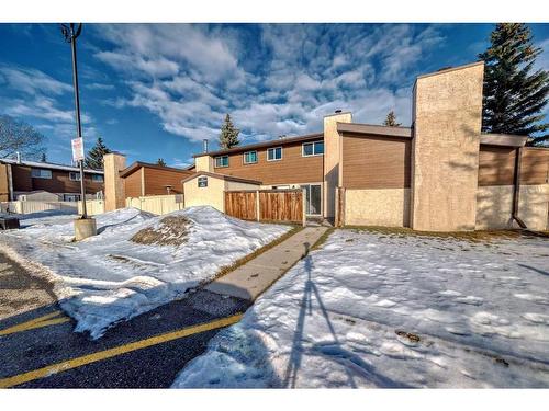 324-5404 10 Avenue Se, Calgary, AB - Outdoor