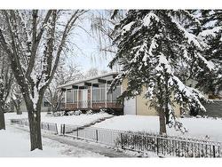 3903 Charleswood Drive NW Calgary, AB T2L 2C8