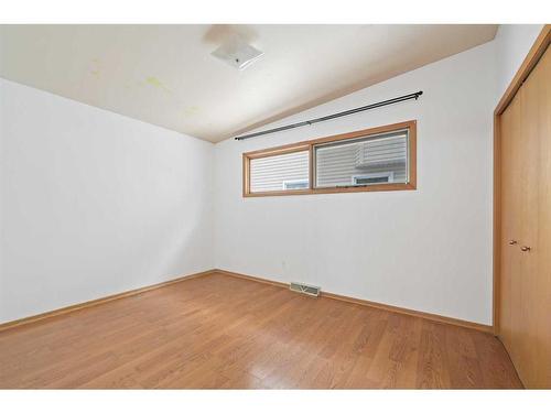 3903 Charleswood Drive Nw, Calgary, AB - Indoor Photo Showing Other Room