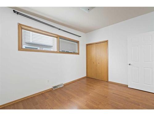 3903 Charleswood Drive Nw, Calgary, AB - Indoor Photo Showing Other Room