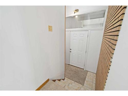 3903 Charleswood Drive Nw, Calgary, AB - Indoor Photo Showing Other Room