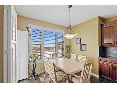 173 Everoak Circle Sw, Calgary, AB - Indoor Photo Showing Dining Room