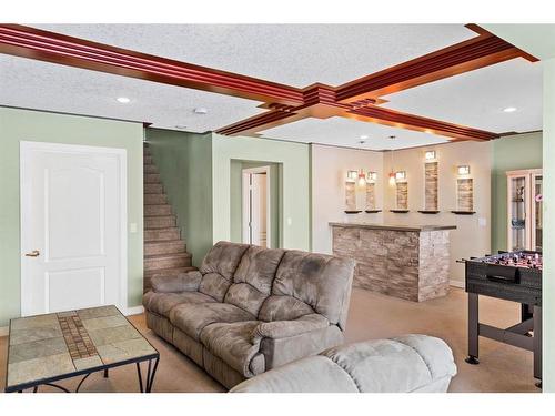 173 Everoak Circle Sw, Calgary, AB - Indoor Photo Showing Living Room