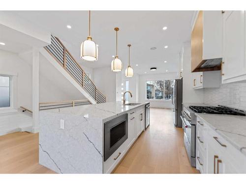 2424 53 Avenue Sw, Calgary, AB - Indoor Photo Showing Kitchen With Upgraded Kitchen