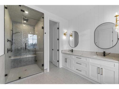 2424 53 Avenue Sw, Calgary, AB - Indoor Photo Showing Bathroom