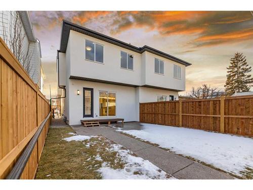 2424 53 Avenue Sw, Calgary, AB - Outdoor