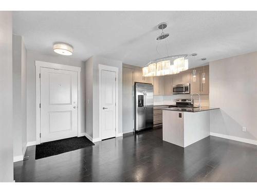 1403-11 Mahogany Row Se, Calgary, AB - Indoor Photo Showing Kitchen