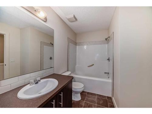 1703-2445 Kingsland Road Se, Airdrie, AB - Indoor Photo Showing Bathroom